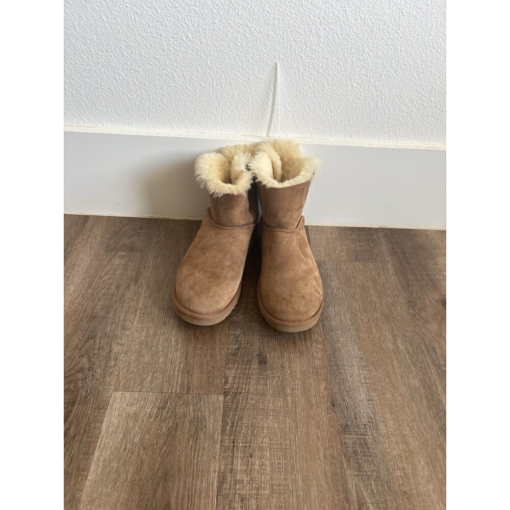 UGG Australia Mini Bailey Bow Boots Women's Chestnut Size 9